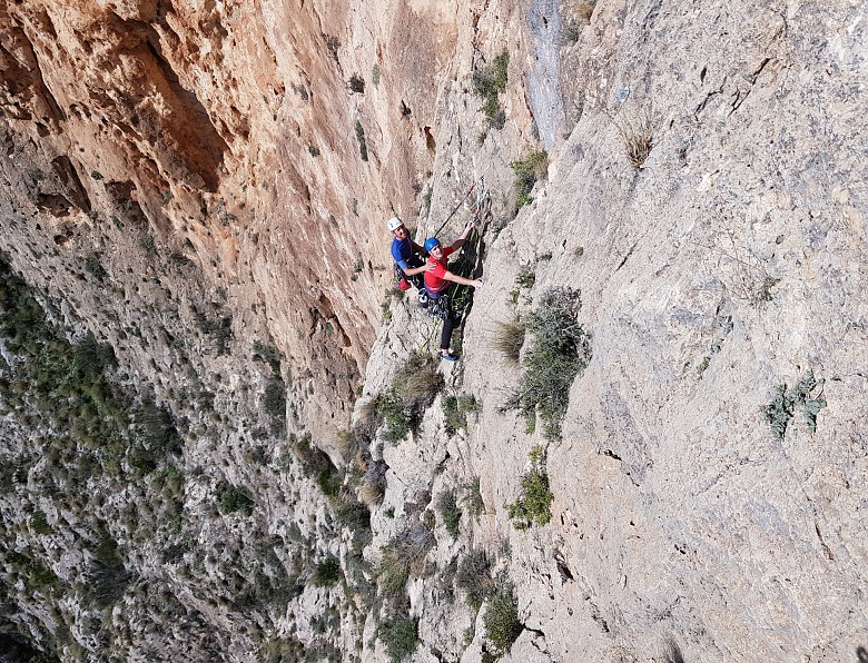 ESCALADA EN EL PONOIG